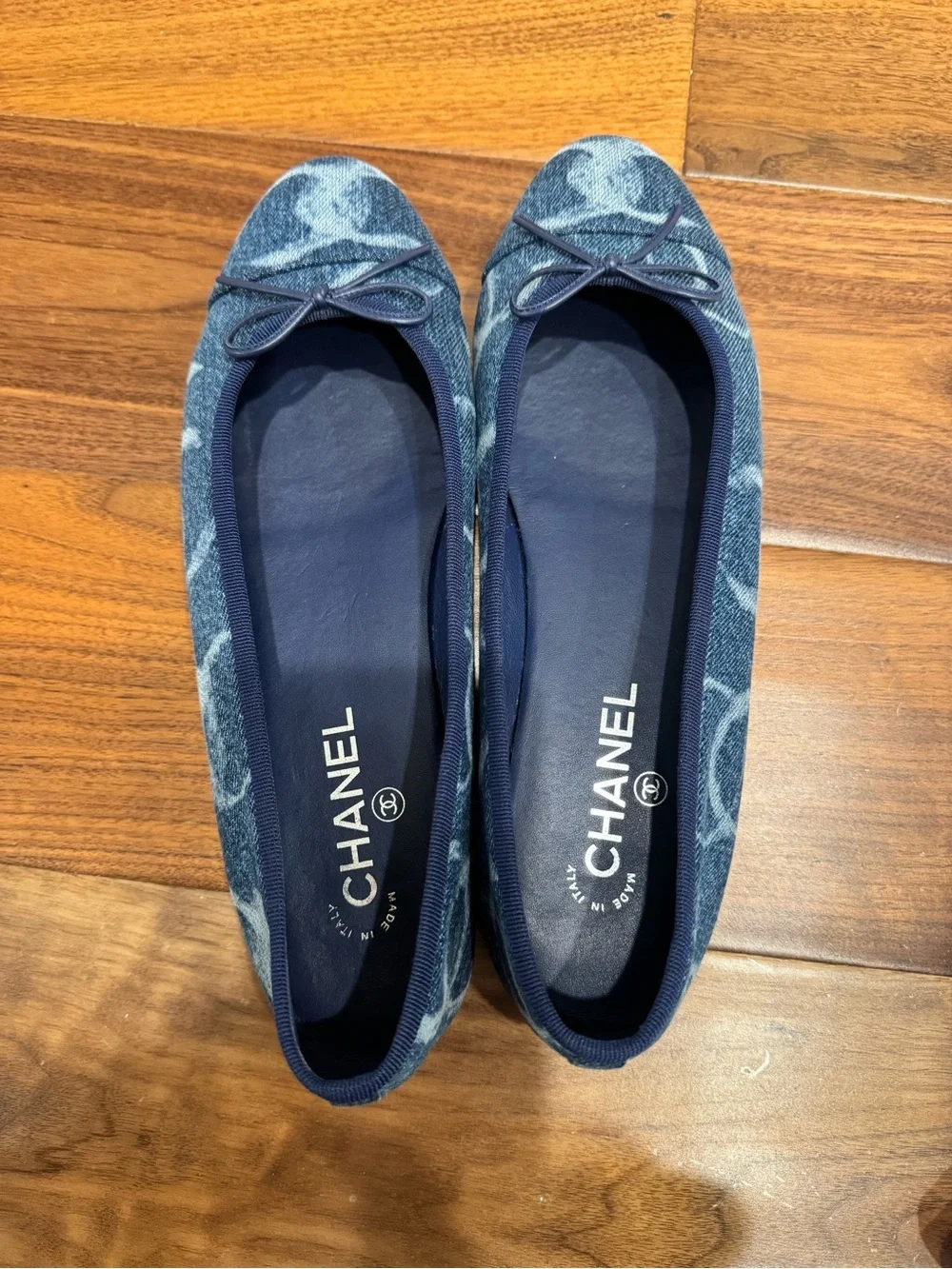 Chanel 2023 Printed Denim Blue White CC Logo Bow Tie Ballet Ballerina Flat